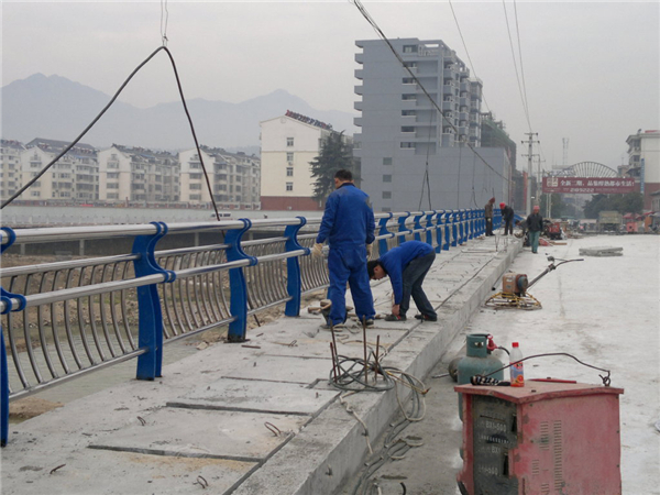 南川不锈钢复合管护栏常见问题及解决方案